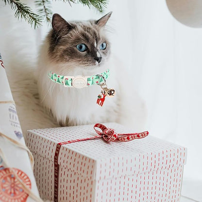 ARING PET 2 Pack Cat Collar, Christmas Breakaway Kitten Small Collars with Bells for Girl Boy Cats-Pink Reindeer Santa Claus & Green Xmas Tree