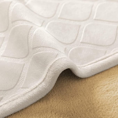 fuguitex Waterproof Dog Blanket Bed Cover Dog Crystal Velvet Moroccan Fuzzy Cozy Plush Pet Blanket Throw Blanket for Couch Sofa(52 * 82 inch, Cream+Sand)